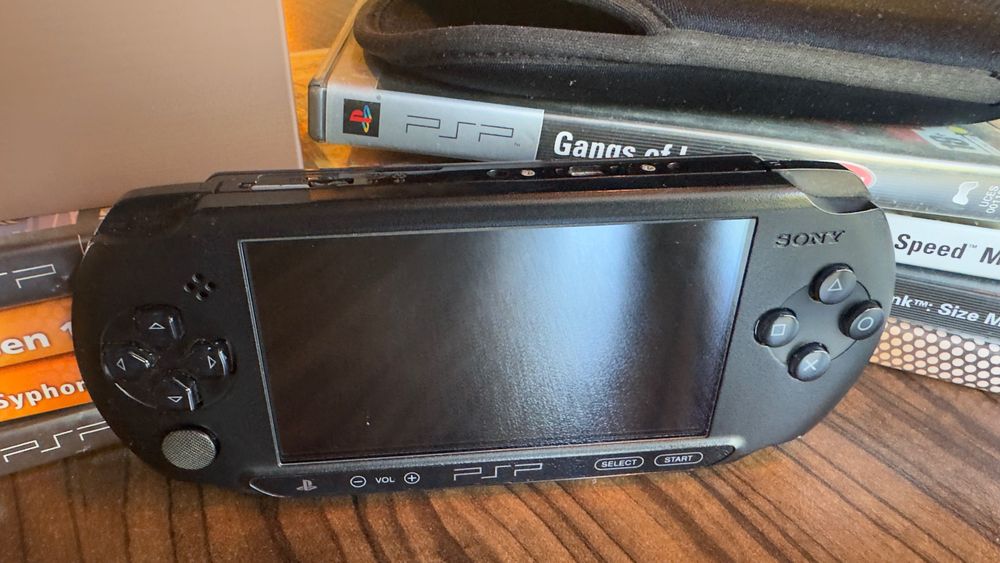 Sony PSP E1004 (Street)