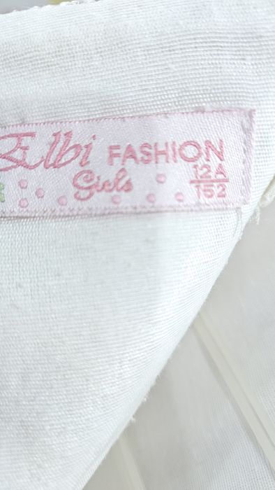 Продам платье на девочку 10000