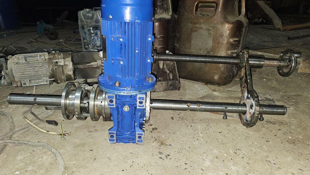 Kardenatka pagruchik va ekiskavator