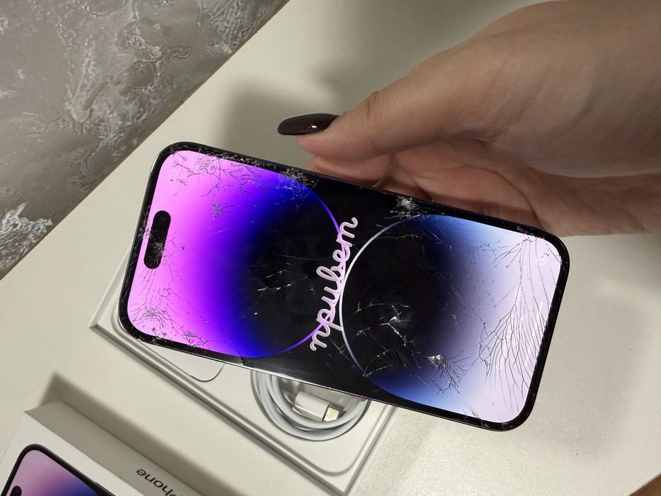 iPhone 14 Pro 256 gb. Экран разбит.