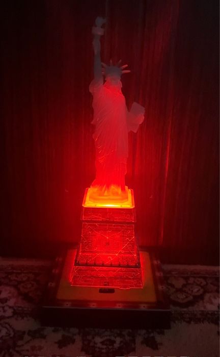 Vand Puzzle 3D Statuia Libertății in 7 culori fluorescente diferite