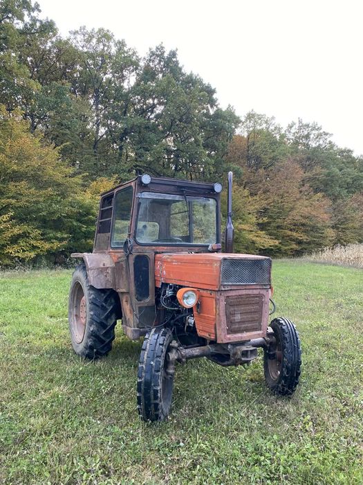 Vând tractor u445