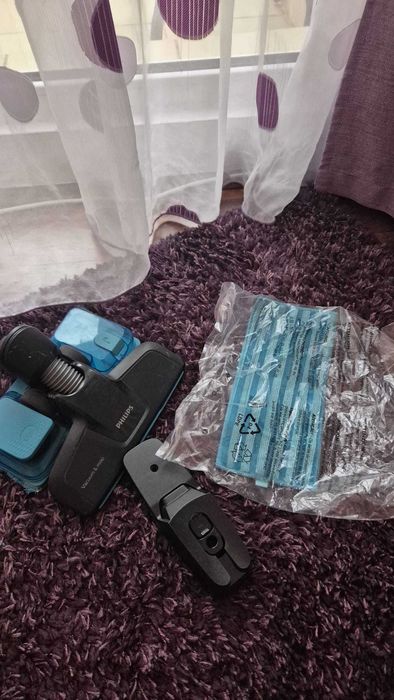 Aspirator vertical fără fir Philips