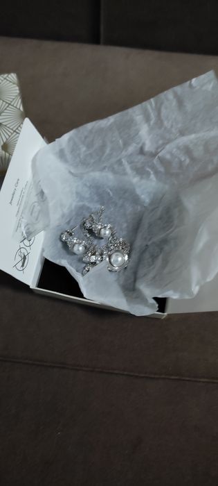 Колие със обеци чисто ново