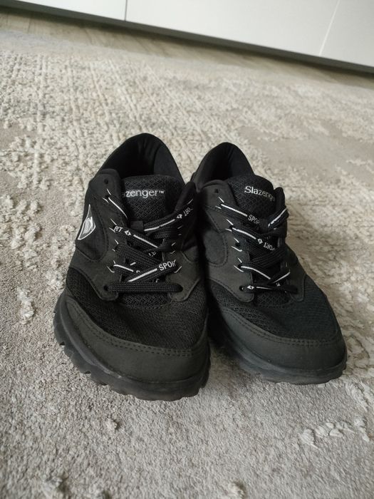 Продам кроссовки