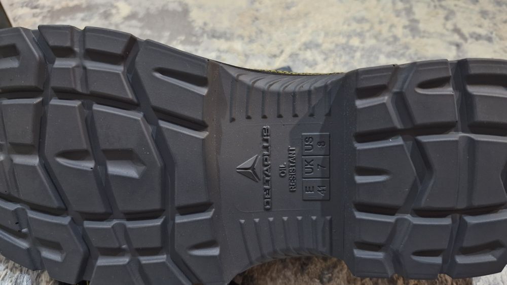 Спец обувь Delta plus 41 размер