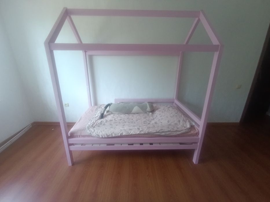 Балалар төсегі. Детская кровать.
