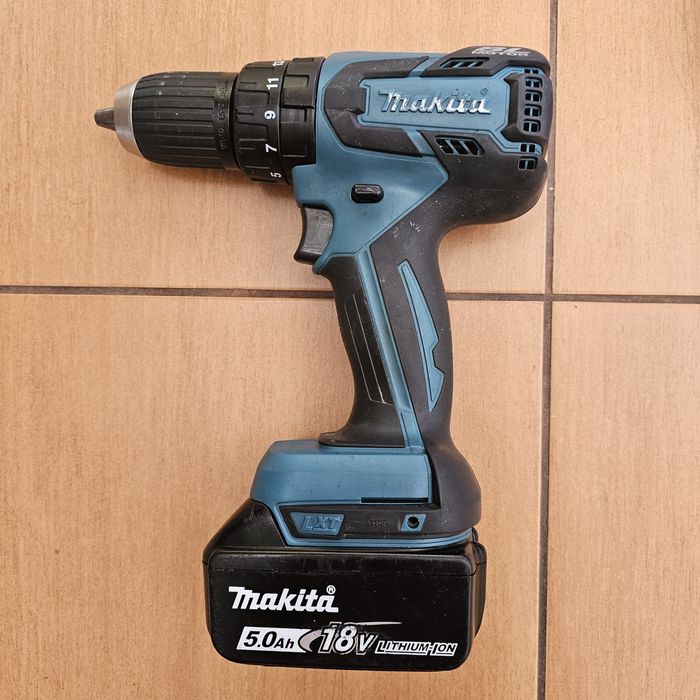 Mașină gaurit/însurubat professionala cu percutie Makita DHP 459