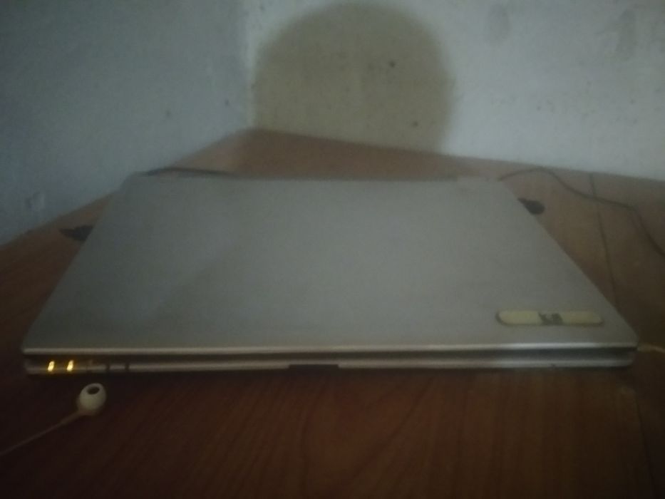 Acer noutbuk sotiladi