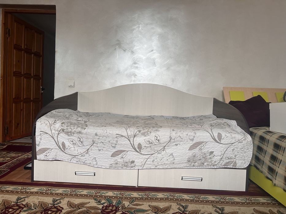 Кровать в отличном состояний