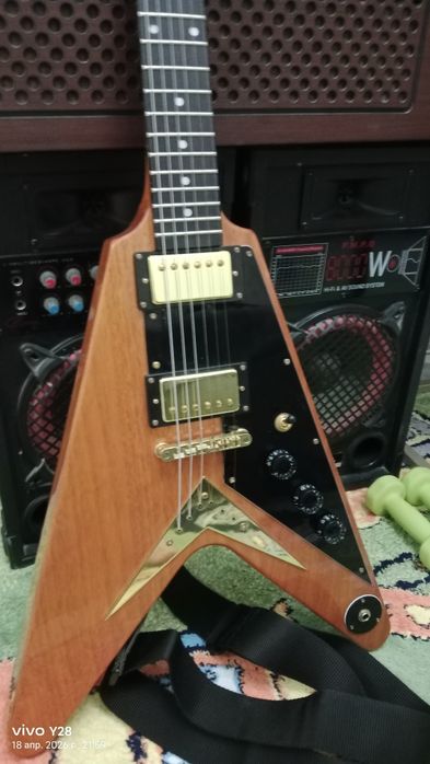 Гитара Gibson flying V