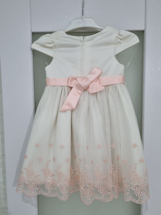 Срочно продам детское платье