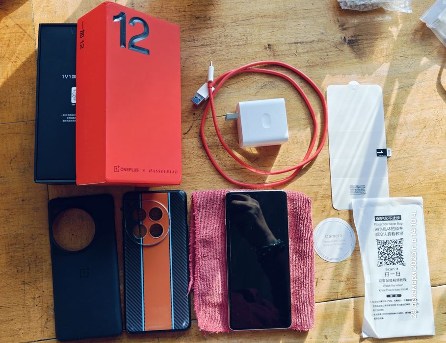 Oneplus 12 , 12GB / 256 GB , изключително съхранен