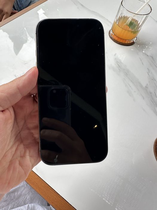 Iphone 16 pro desert titanium