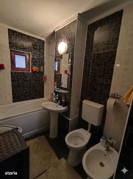 Vanzare apartament 3 camere, Micro 16, 70 mp, 82.500 EURO