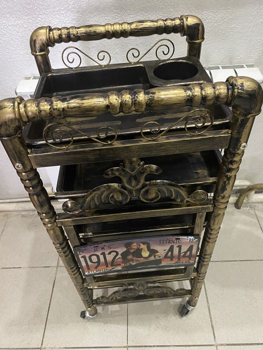 помощник парикмахера