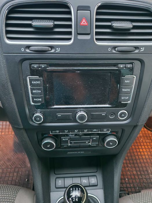 VOLKSWAGEN Golf 2011 — imagine 4