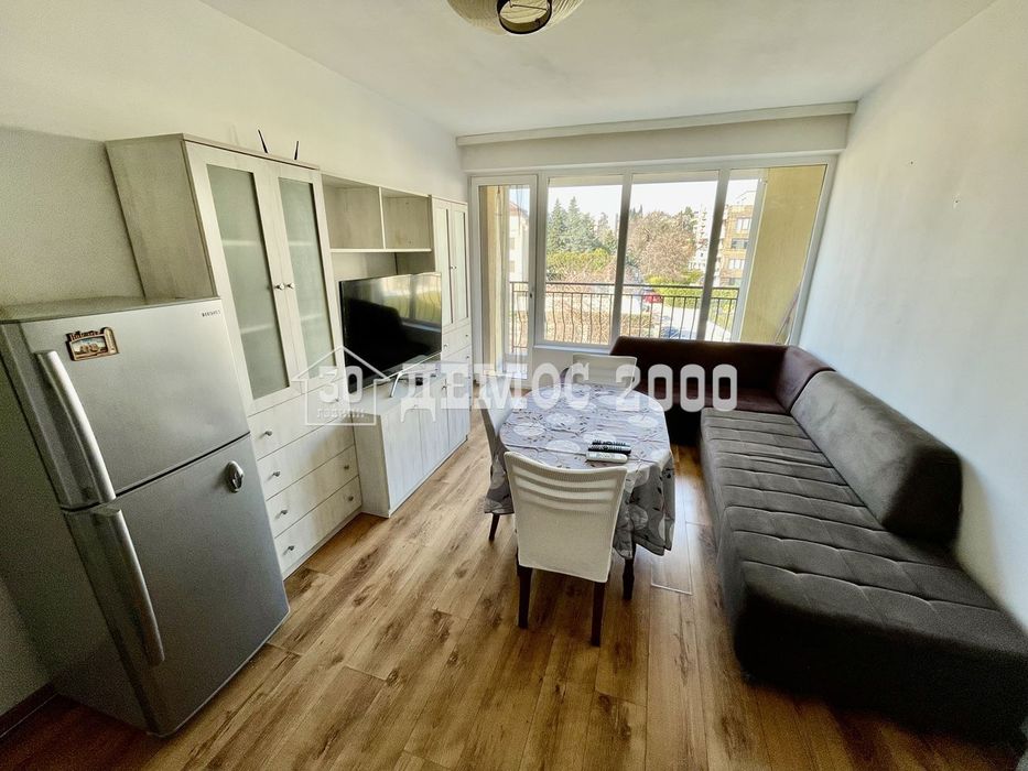 Дава се под наем Двустаен апартамент в к.к. Св.Св. Константин и Елена - 60 кв.м за 398.82 € - Снимка #1