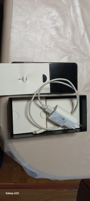 Лот смарт телефони- 4 бр. за 250лв.