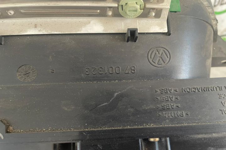 Ceasuri bord 87 001323 Volkswagen VW Polo a 3-a generatie 6N