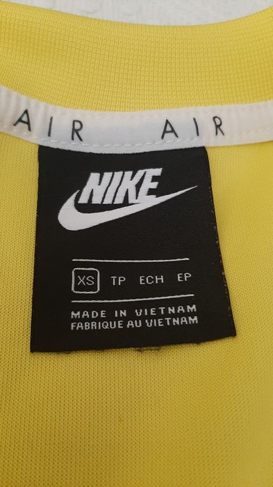 Bluza Nike marimea XS,de culoare galbena ,impecabila