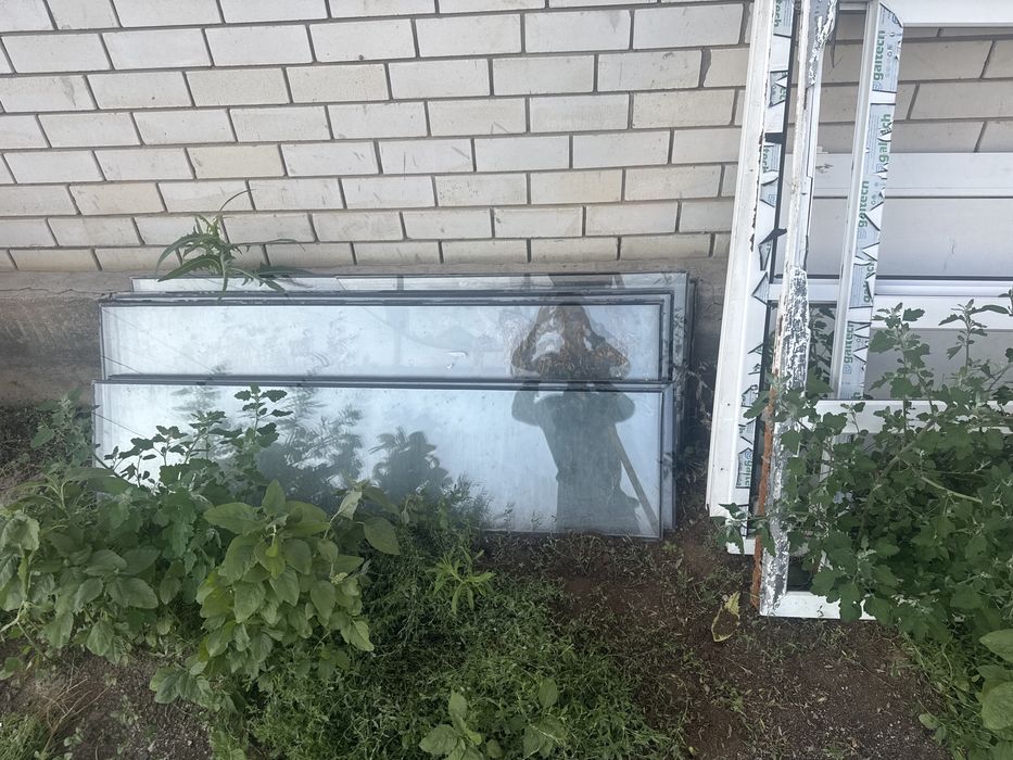 Продам пластиковые перегородки с окном