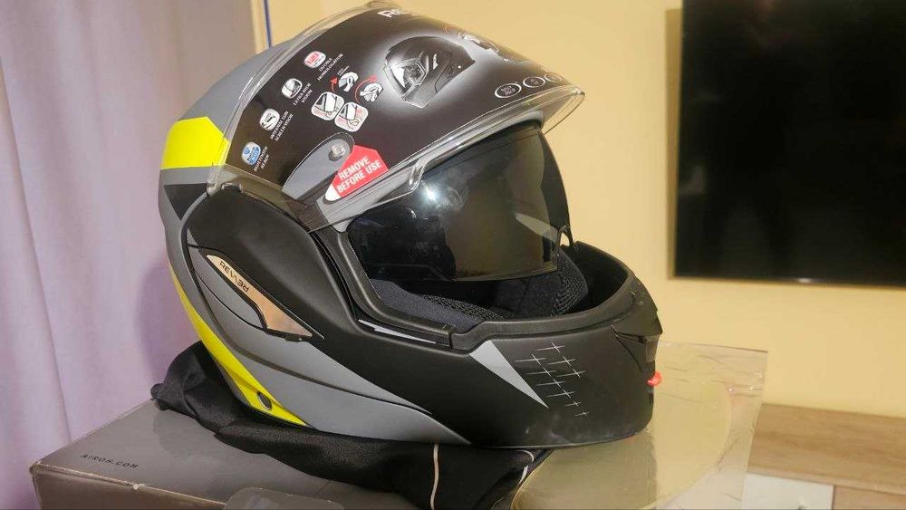 Нова каска Airoh Rev19 Size L Yellow Anthracite Modular