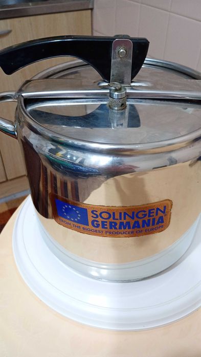 тенджера под налягане  на немската фирма "Солинген"