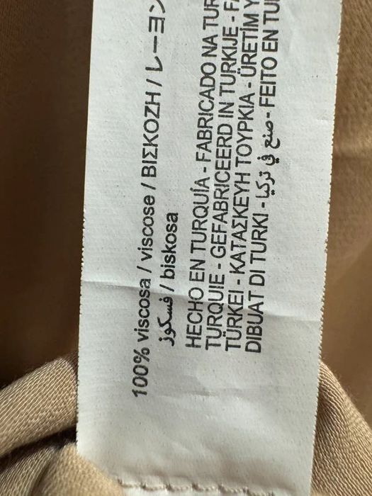 Rochie midi tip cămașă bej auriu cu lănțișor decorativ Zara mărimea S