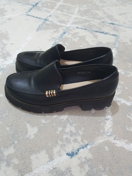 Продам женские туфли