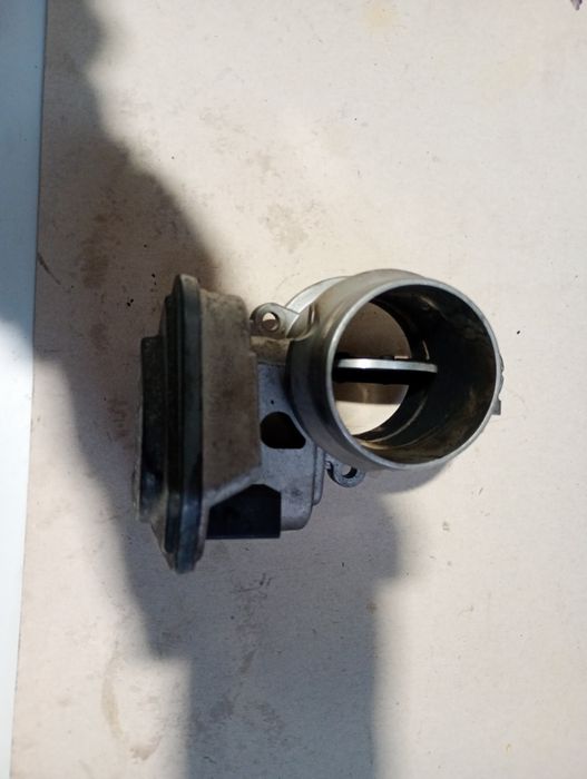 Clapeta admisie clapeta acceleratie bmw e90 e91 2.0d n47 bmw e81 e81