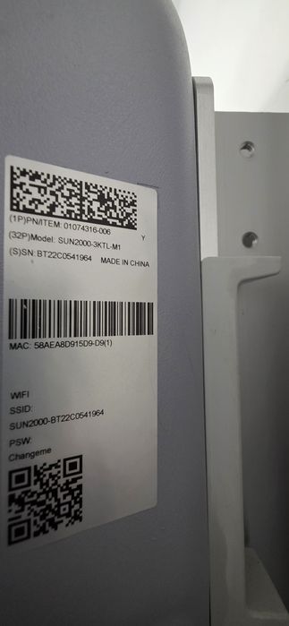Vand invertor Huawei trifazat 3kw