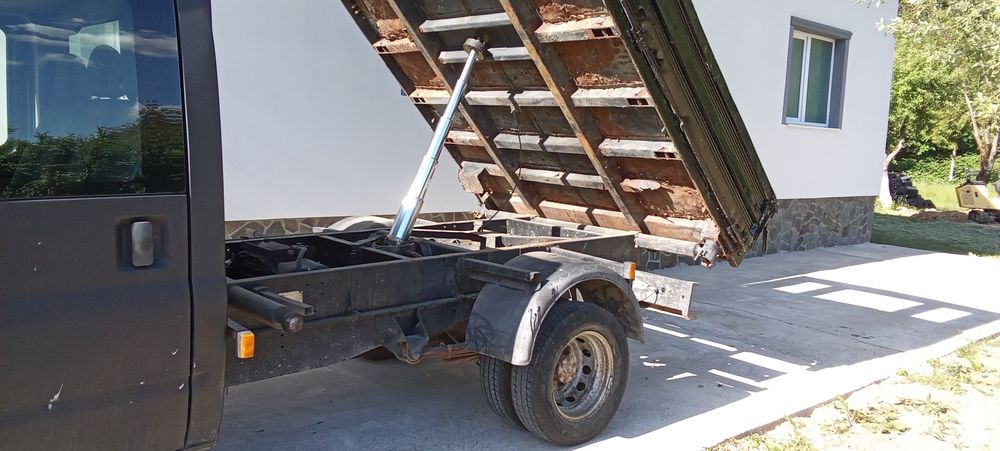 Vând Ford transit basculabil