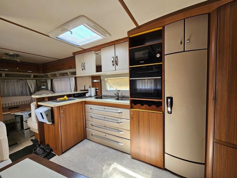 vând rulota hobby premium 700