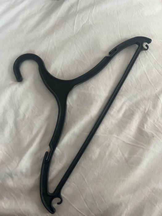 Вешалки и плечики для одежды б/у