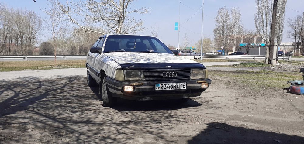 Продам Audi 100 C3
