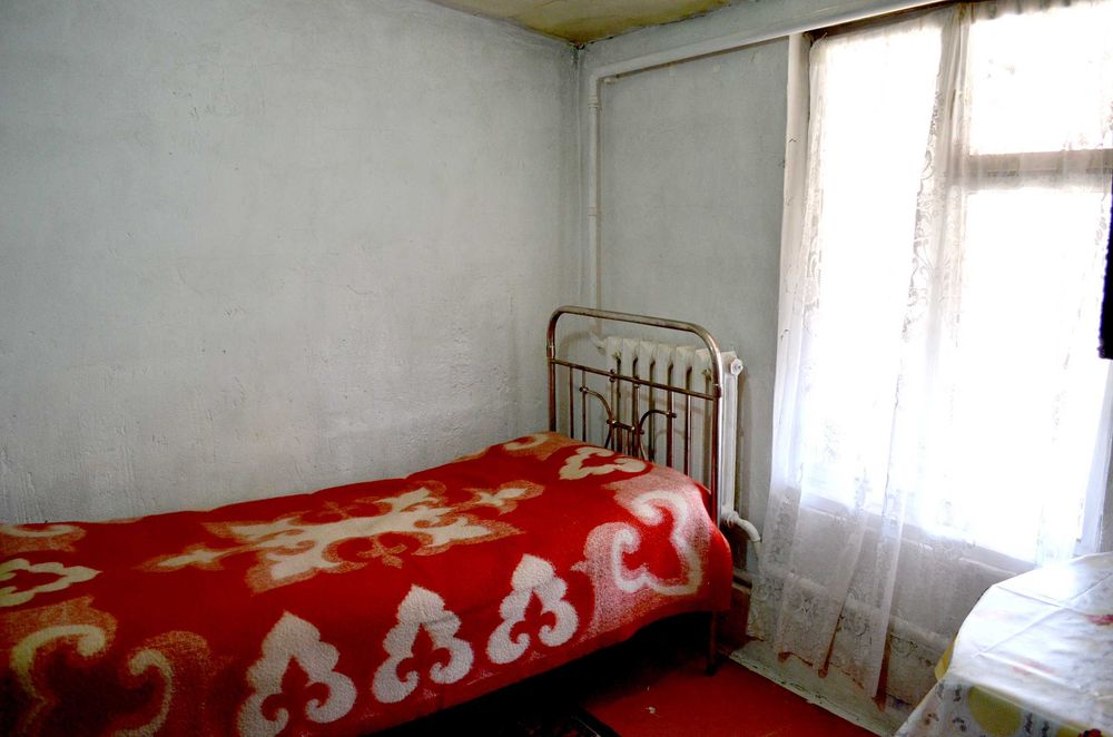 Сдам комнату в частном доме девушке