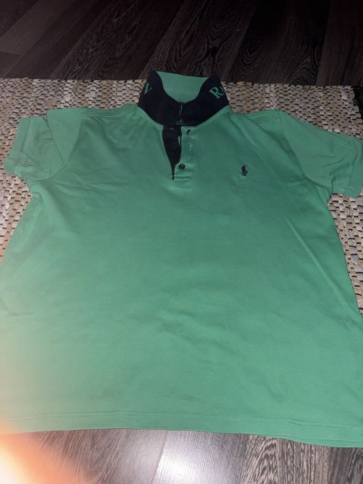Vand tricou polo livrare ori unde