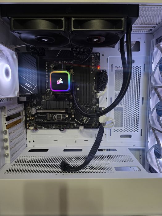 Ryzen 9 7900X3D. B650