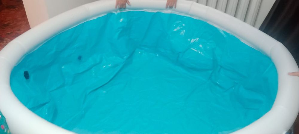 Продам бассейн, детски, б/у, в хорошем состоянии.