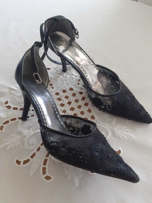 Официални обувки-черни.Удобен тол-7 см.