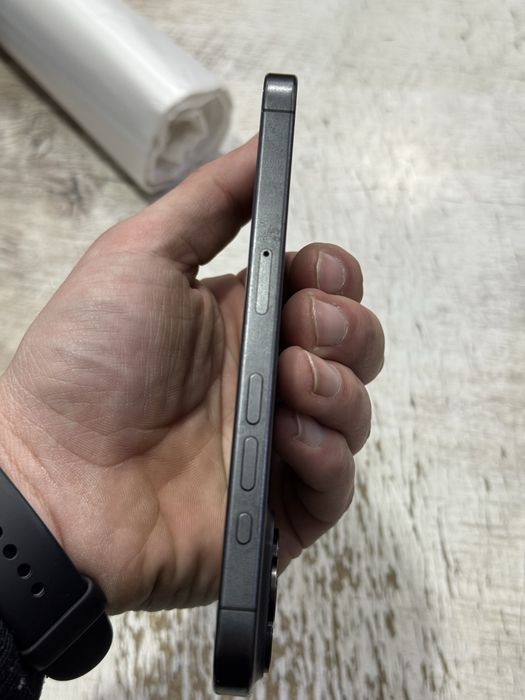 Iphone 15 pro black titan