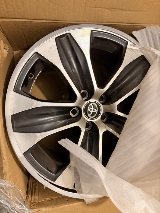 Продам диски оригинальные Тойота Хайландер