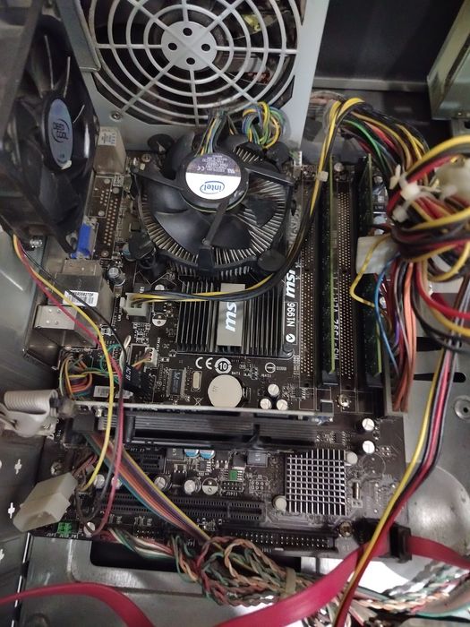 Продам проц, материнку, две плашки по 2 гб , башня