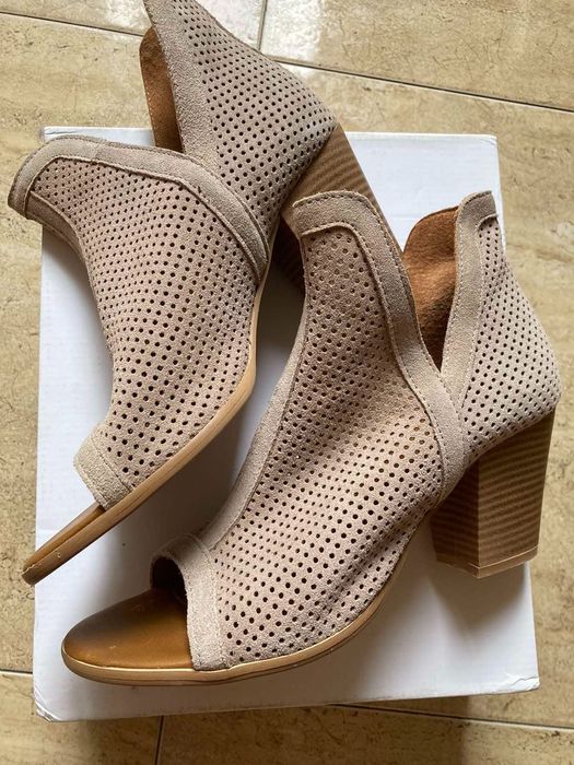 Дамски обувки от велур