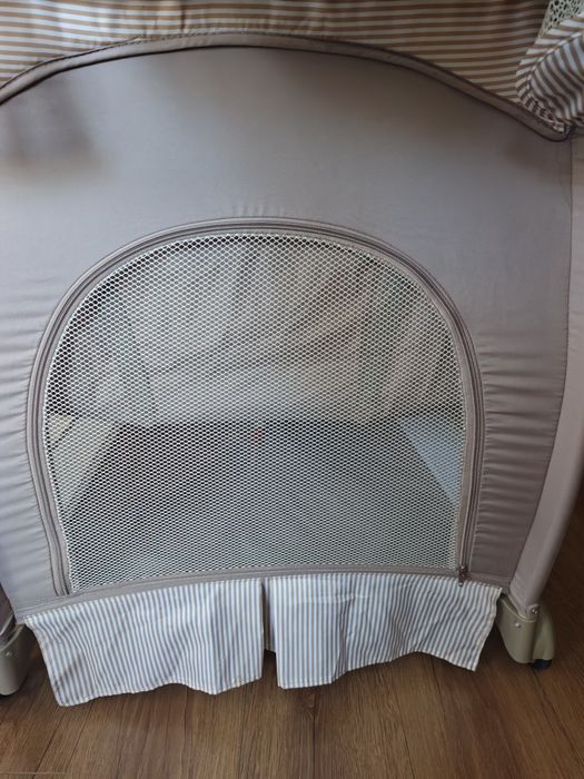 Кошара на две нива, люлеещ механизъм, балдахин, музикална въртележка