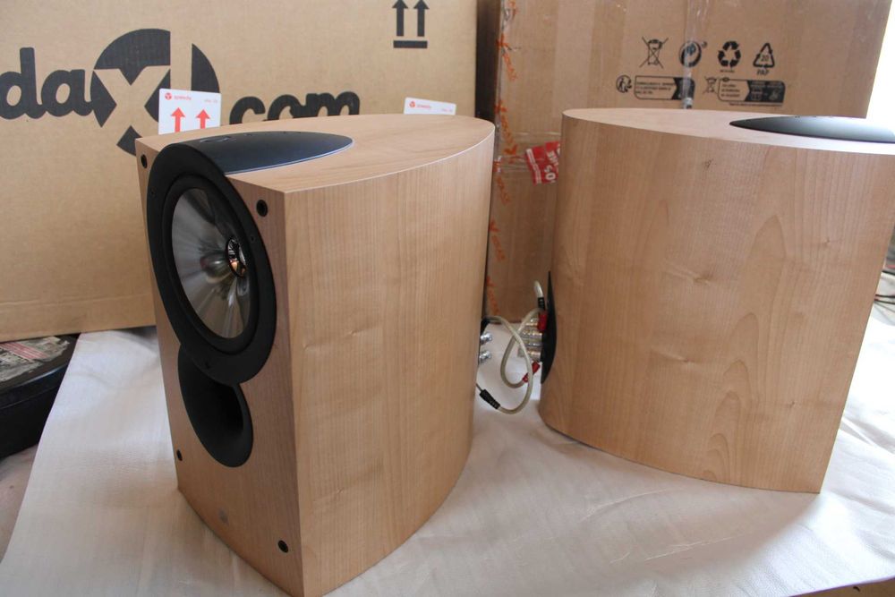 Тонколони KEFF IQ3 - Английски от 20hz - 40,000khz
