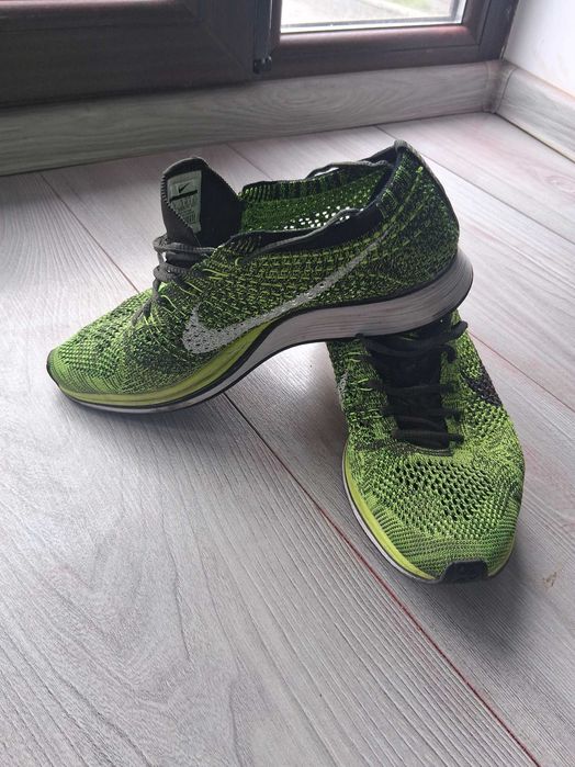 Adidasi Nike Flyknit Racer