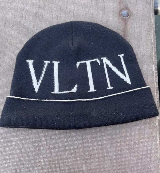 шапка valentino оригинал
