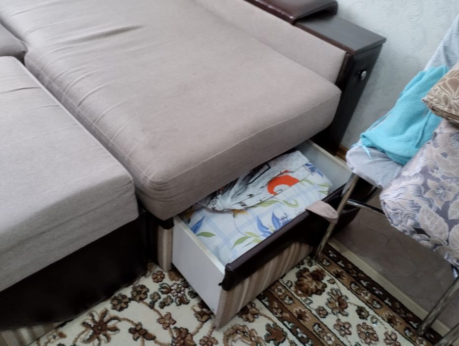 Хороший Углавой диван